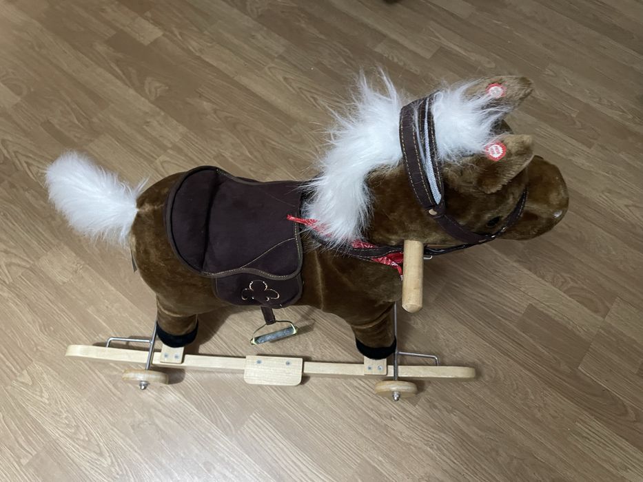 Люлка плюшена кон Chipper