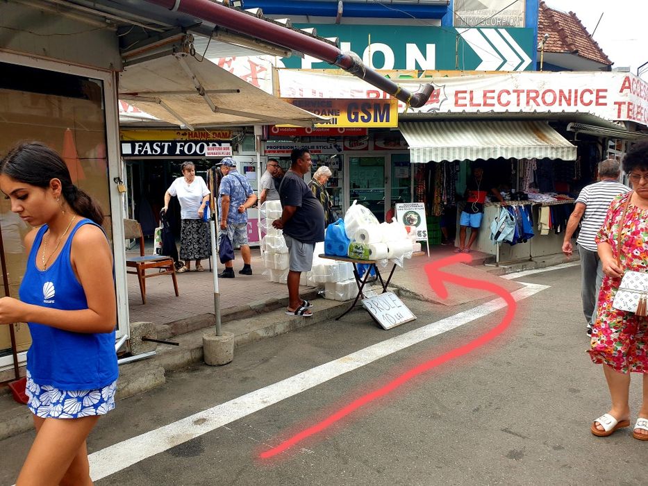 Reparatii : Genti Fermoare baterii ceas curele Capse nasturi blugi etc