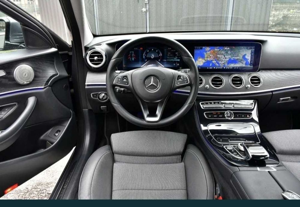 Vând Mercedes Benz E220d W213 / MULTIBEAM-LED / Widescreen / Înmat. RO