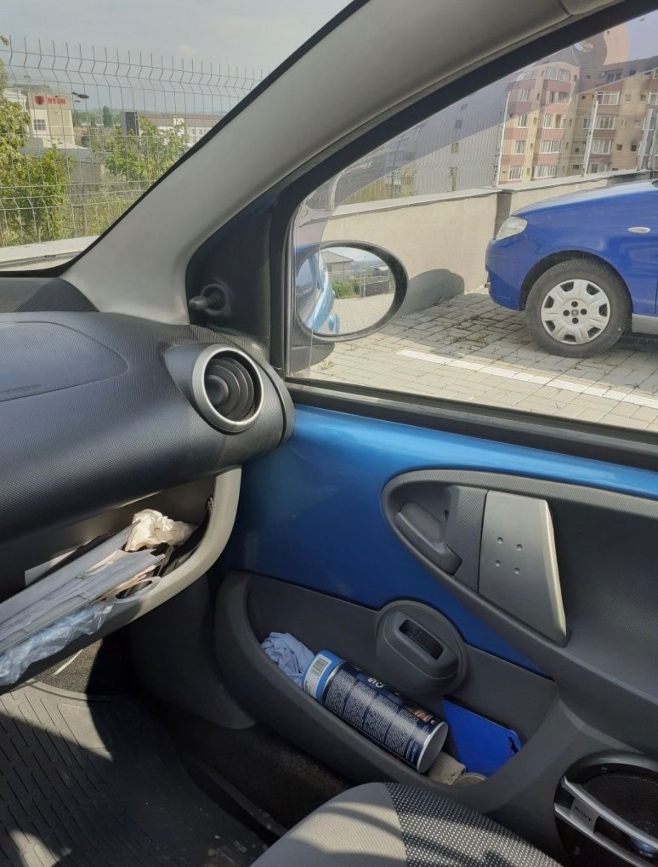 Vând Peugeot 107
