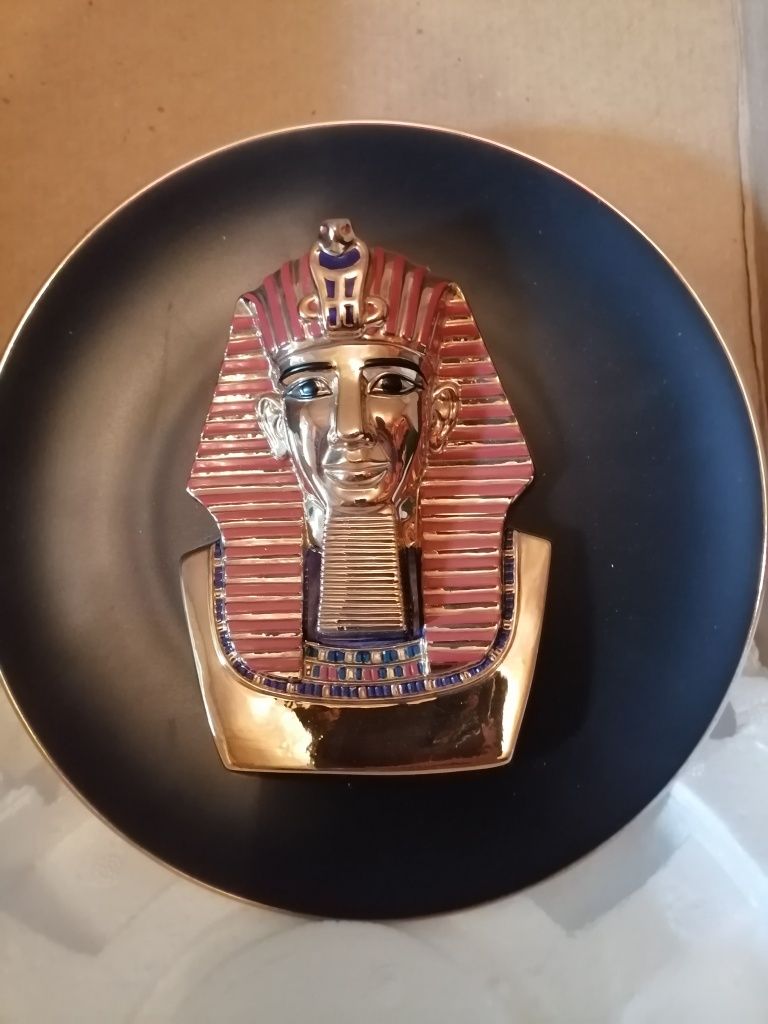 Farfurie 3D cu faraonul Ramses, hand painted si decorata cu aur Egipt