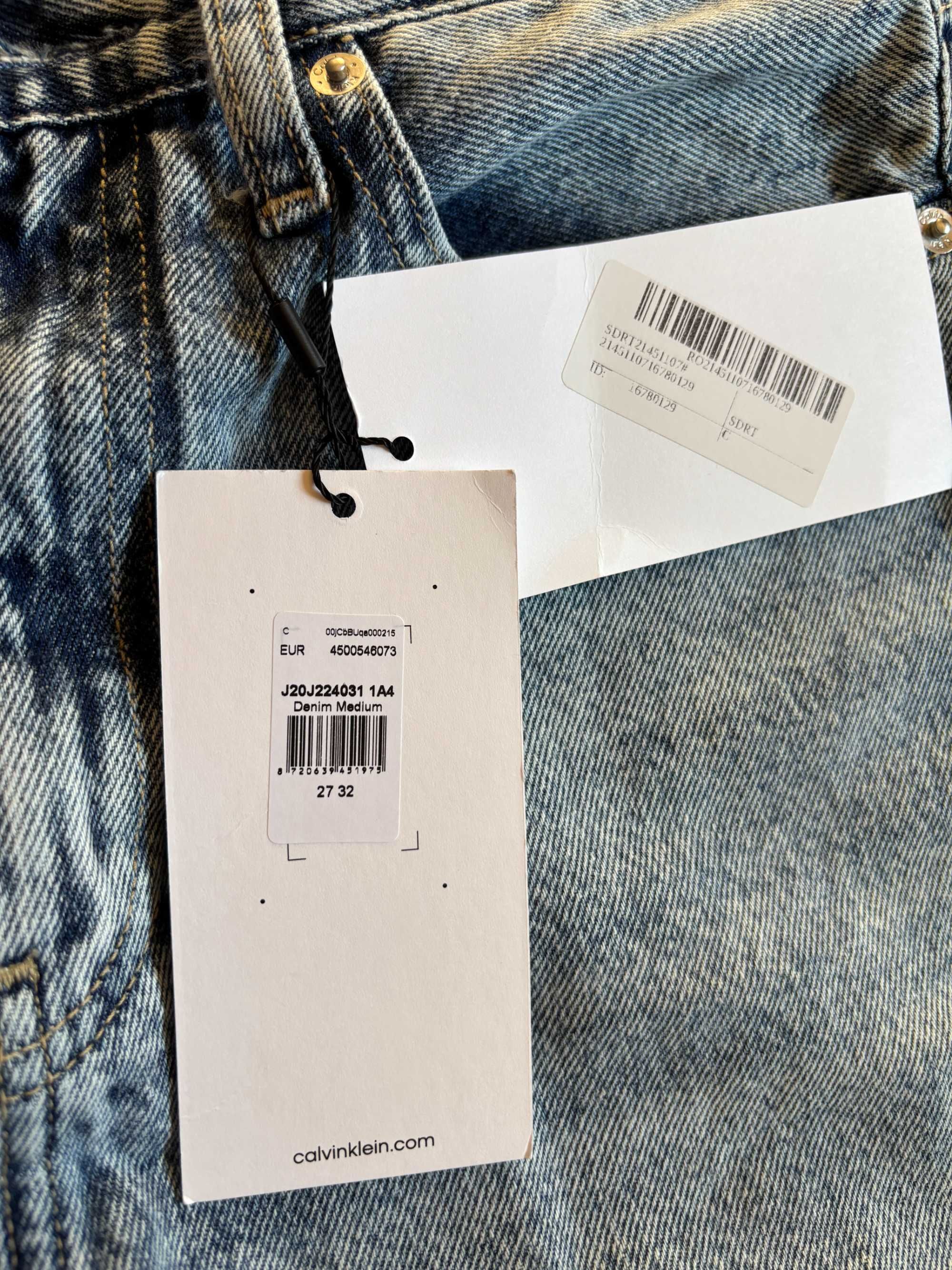 Продавам дамски дънки CALVIN KLEIN - не са носени!