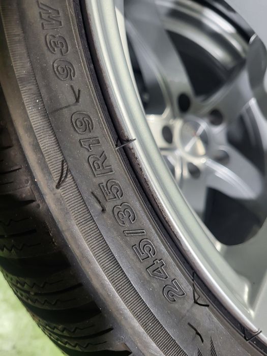 4 бр зимни гуми 245/35/19 Bridgestone