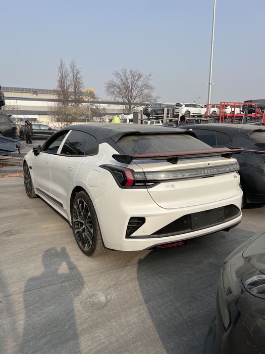 Zeekr 001  26model без пробег