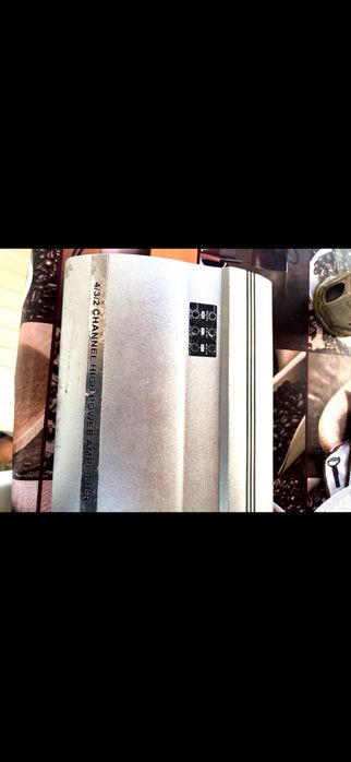 Vand amplificator si cu subwoofer cu tot cu incinta