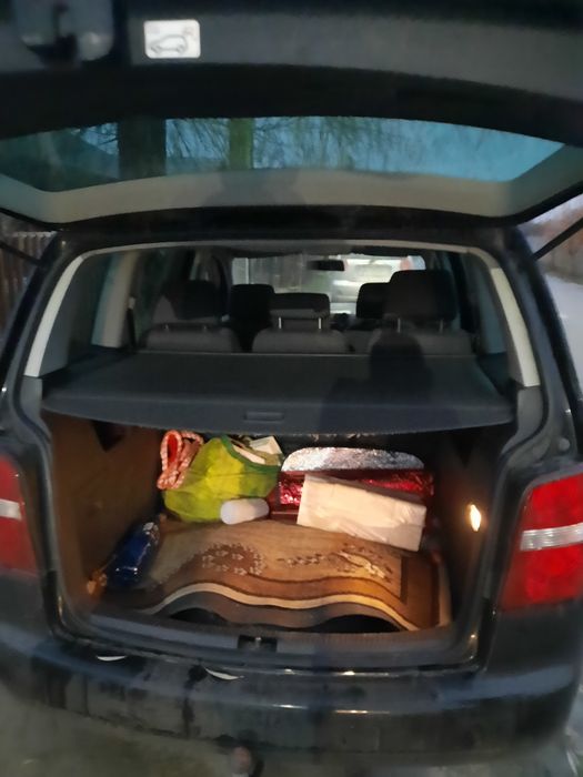 Vând Volkswagen touran