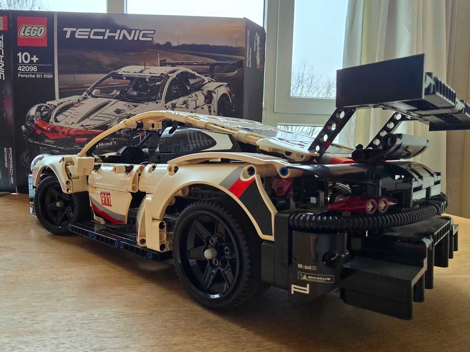 Lego Technic Porsche 911 RSR Лего Техник Порше РСР 42096