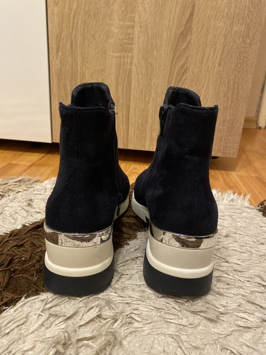 Дамски обувки и,боти и ботуши