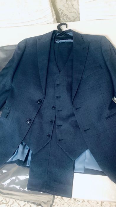 Костюм новый 48 р