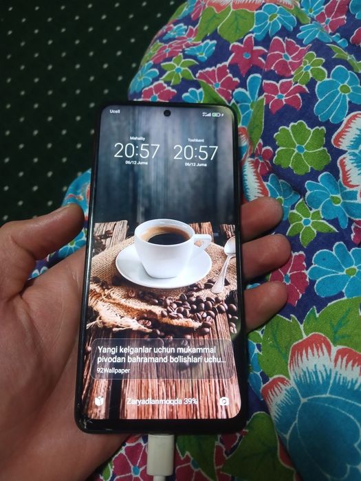 Holati: yaxshi pasti salgina singan holos radnoy ekranda turibdi almas