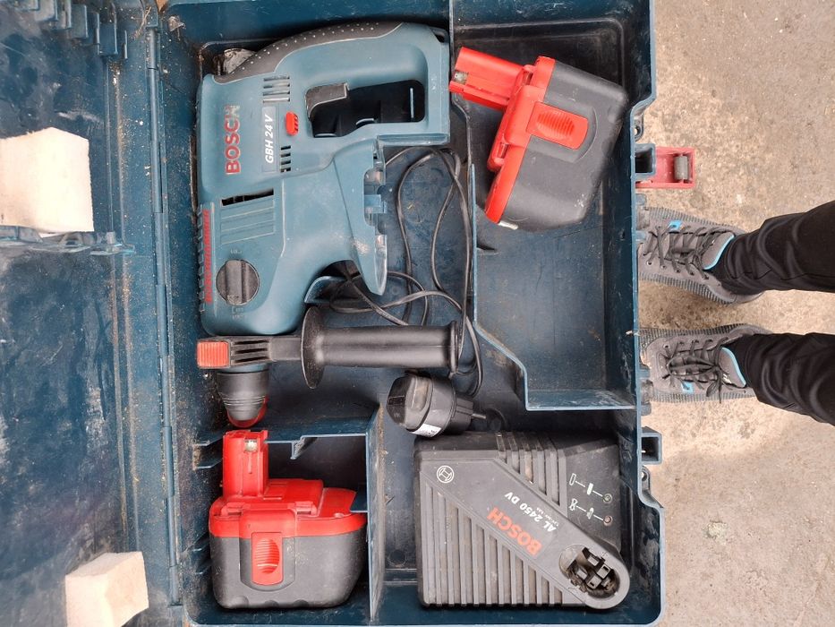 Перфоратор BOSCH