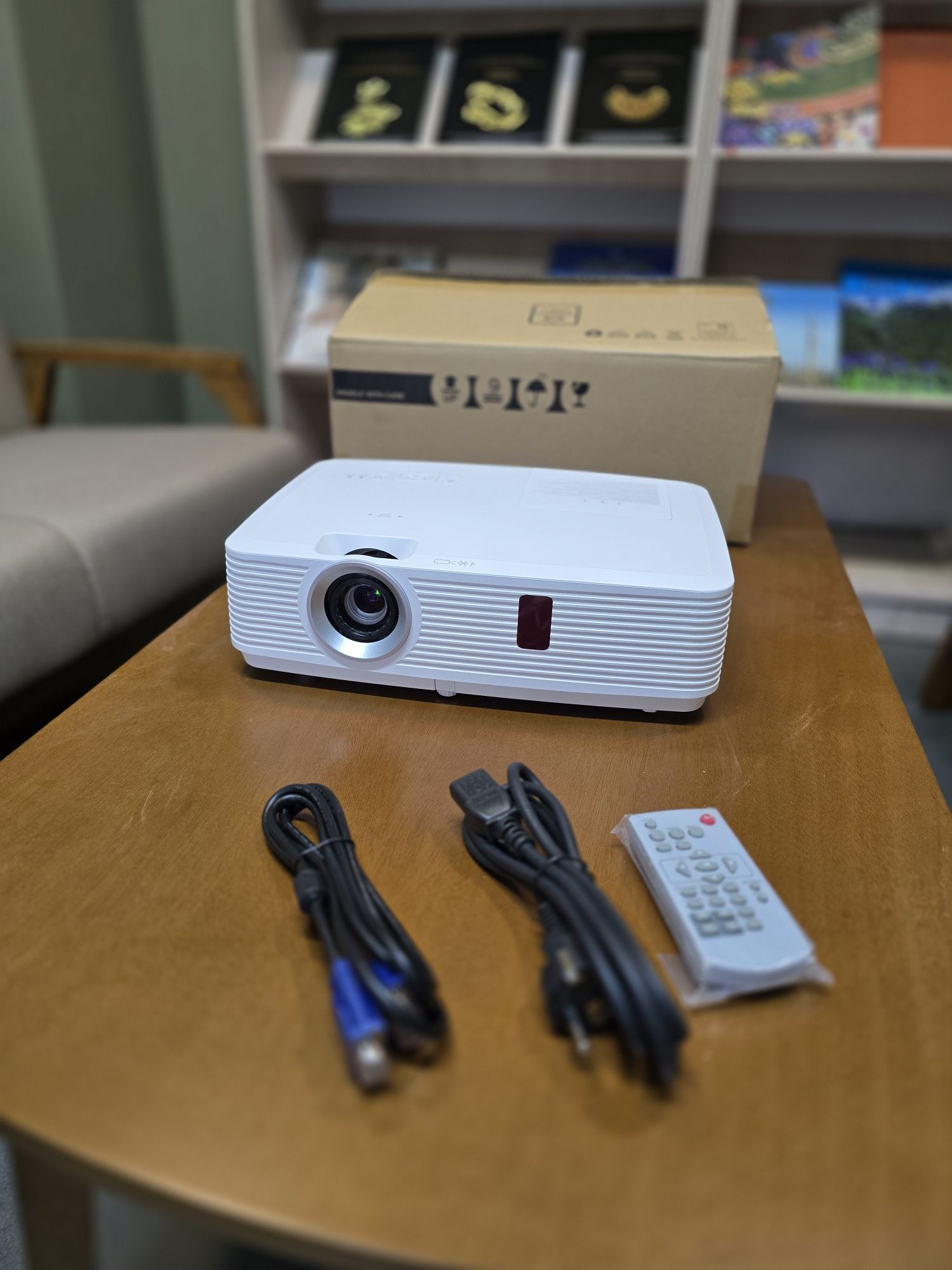 Проектор ViViBRiGHT PRX570-H  (Есть видео обзор, пишите на WathsApp)