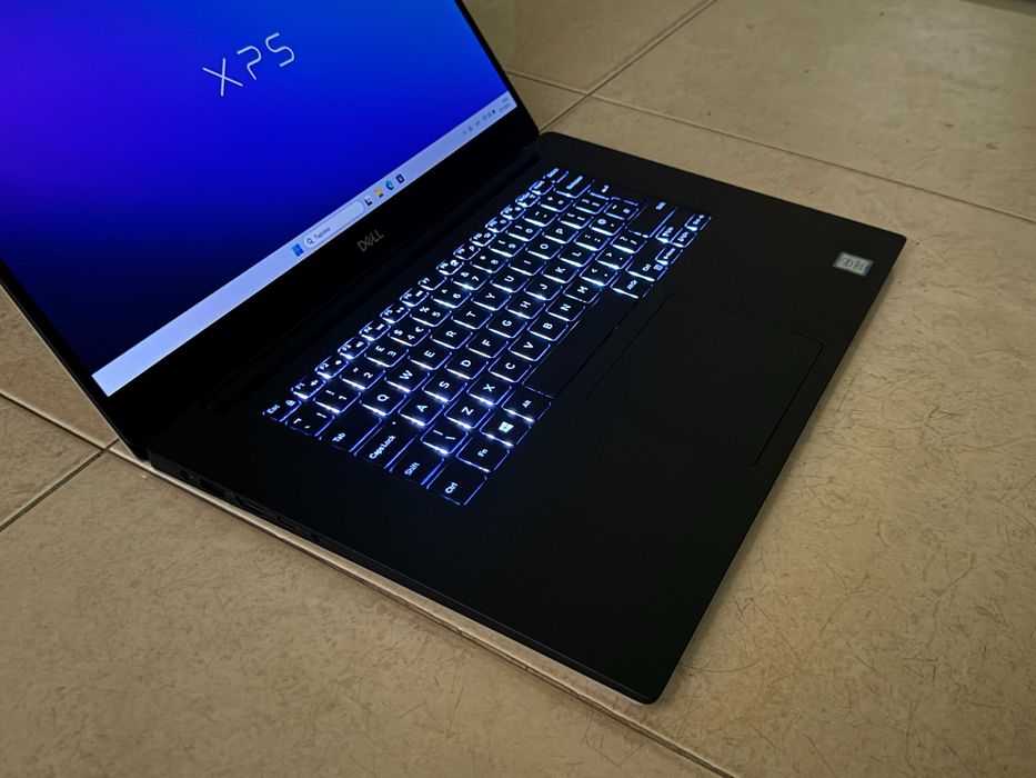 15.6' 4K OLED i7-9750H DELL XPS 7590 32GB DDR4/1TB SSD/GTX 1650 4GB