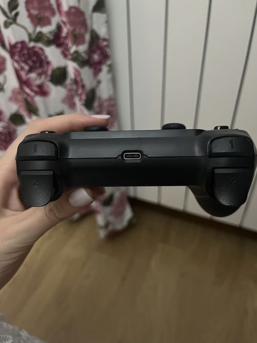 Play station 4 + consola