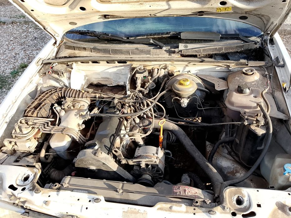Продава се на части  Volkswagen Audi  80 1.8 бензин