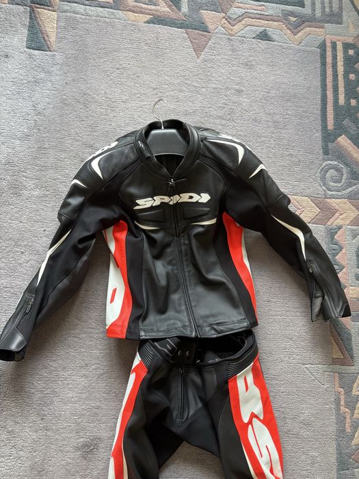 Combinezon SPIDI din doua bucati marimea 48