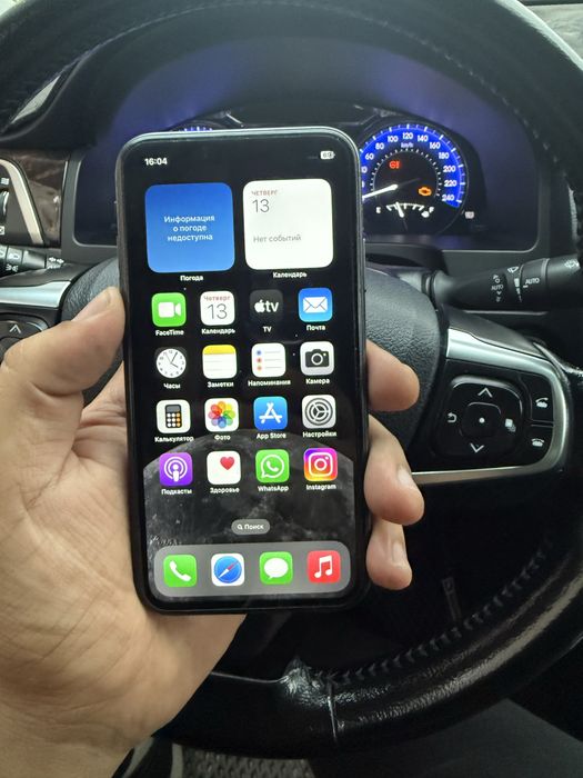 iPhone 11  состояние идеальное