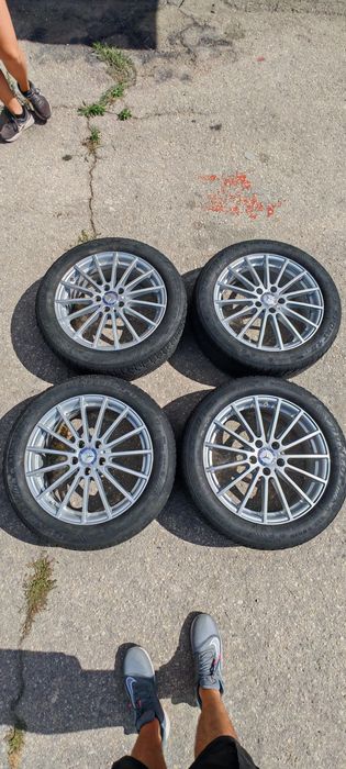 Джанти Mercedes-Benz R18