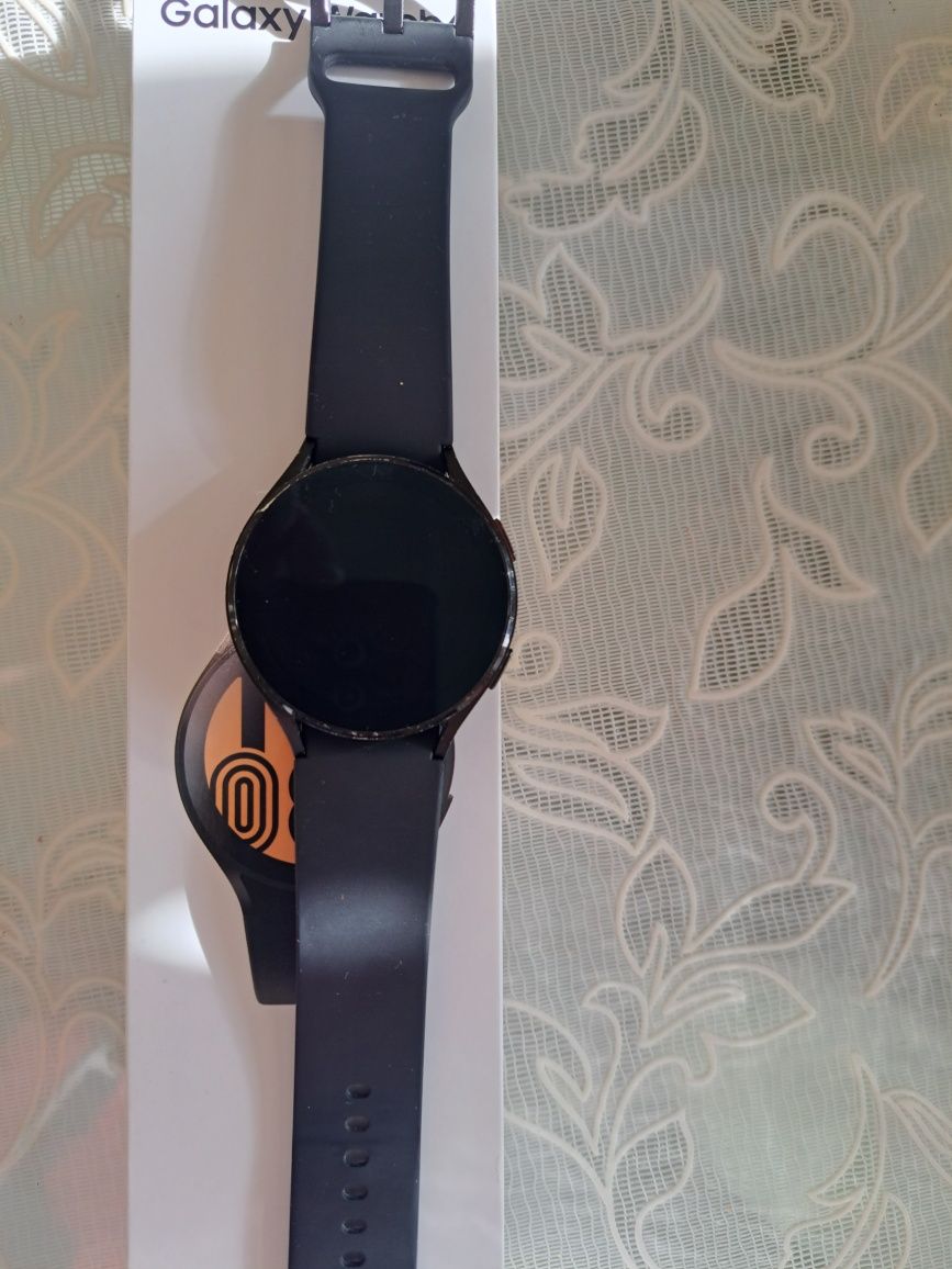 Samsung Galaxy Watch4 44mm (SM-R870)