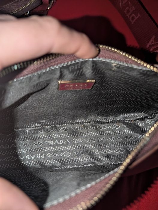Продам сумку кросс боди бренд Prada Re-Edition 2005