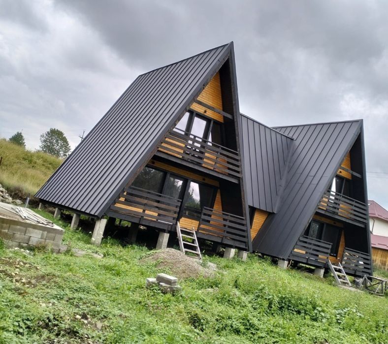 Executam case și cabane A-frame