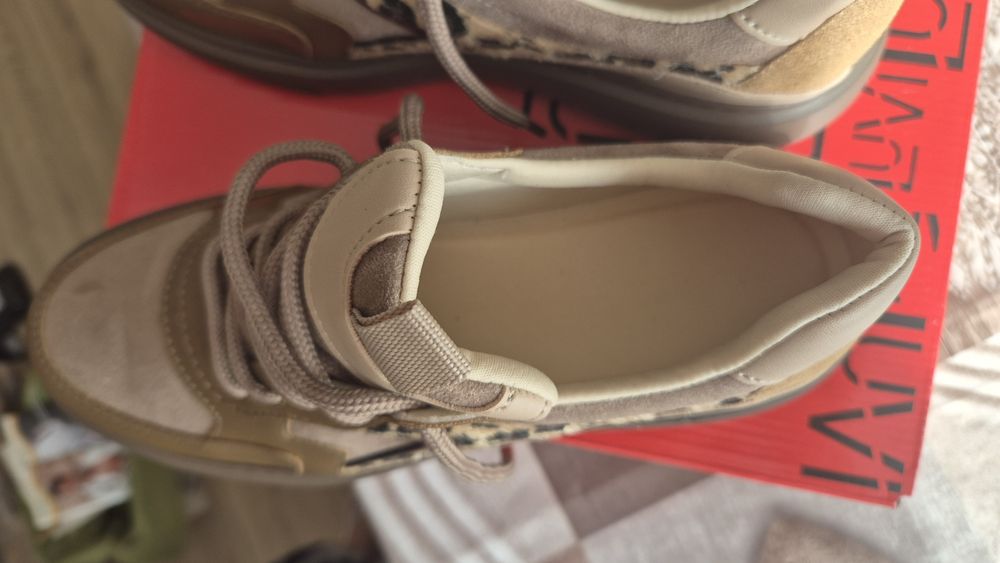 Чисто нови обукви ,39 номер