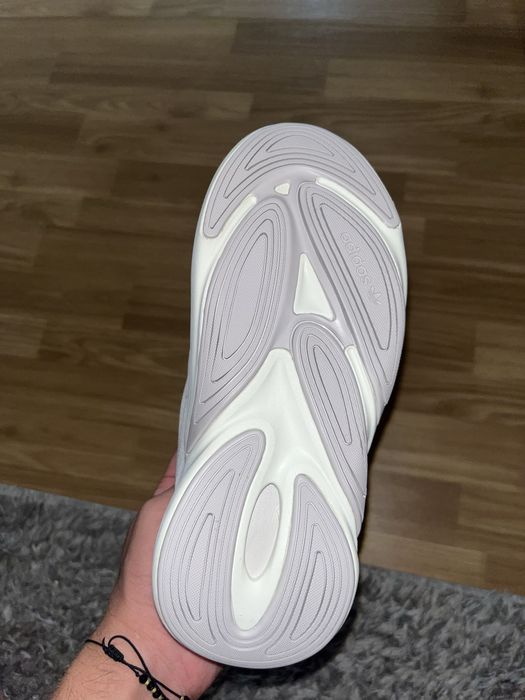Vand adidasi adidas ozelia!