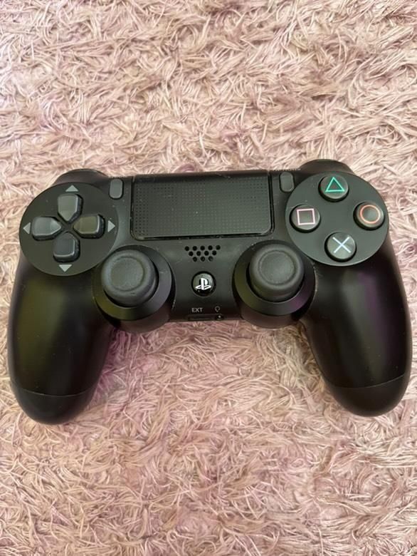 Конзола  ps4 pro