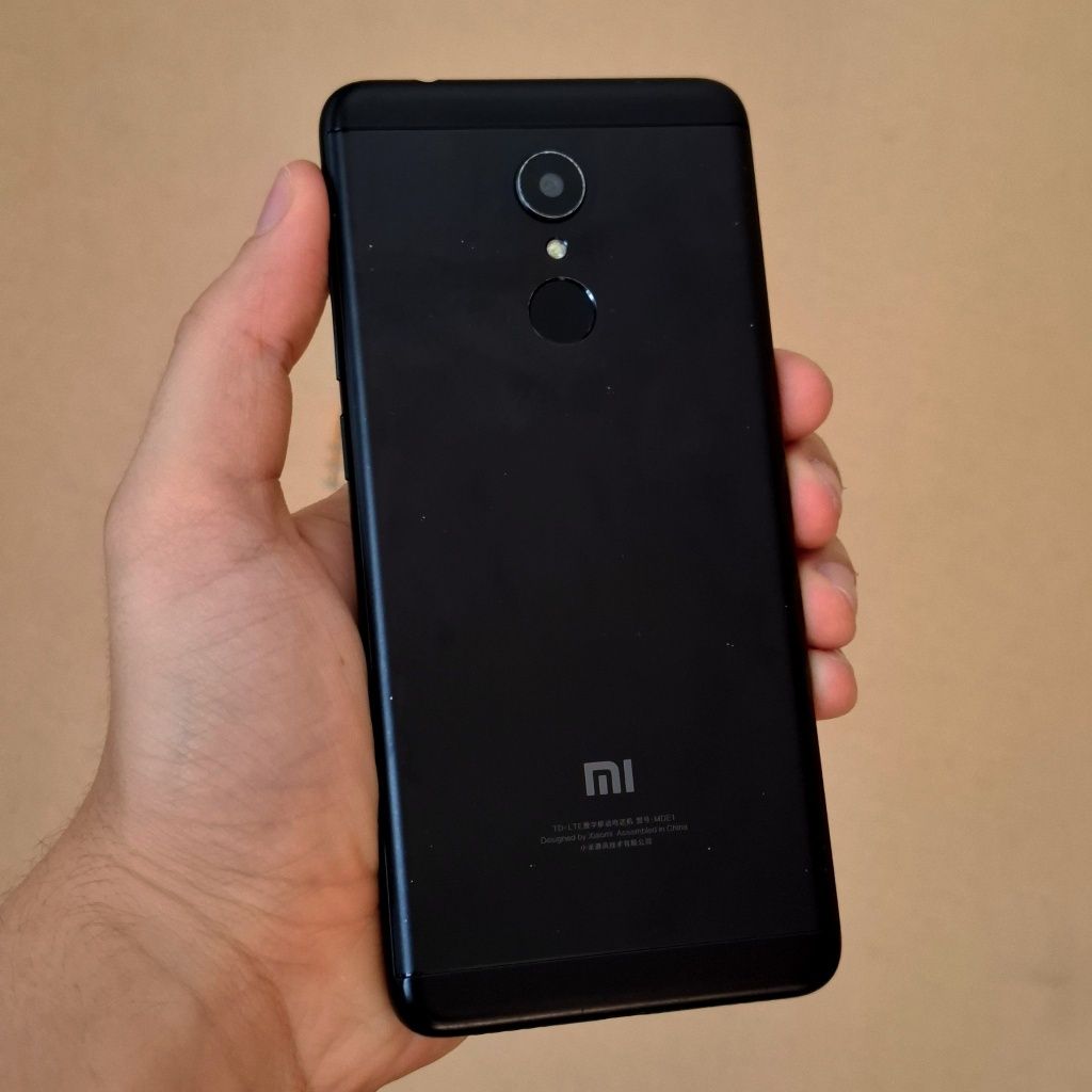 Xiaomi Redmi 5 в хорошем состоянии ( 2/16 GB )