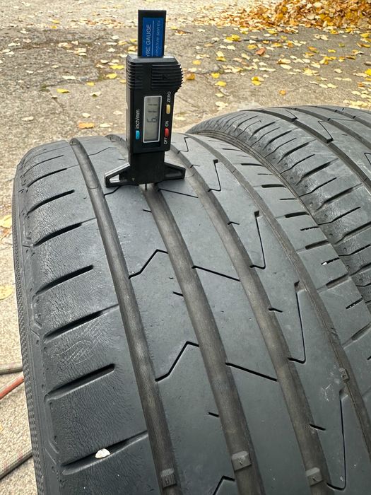 2бр. летни гуми 235/45/17 - Hankook