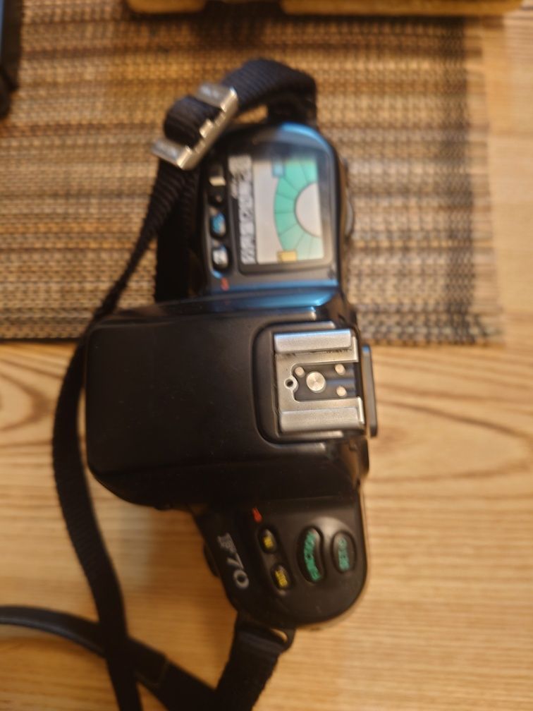 SLR Nikon F70 functional