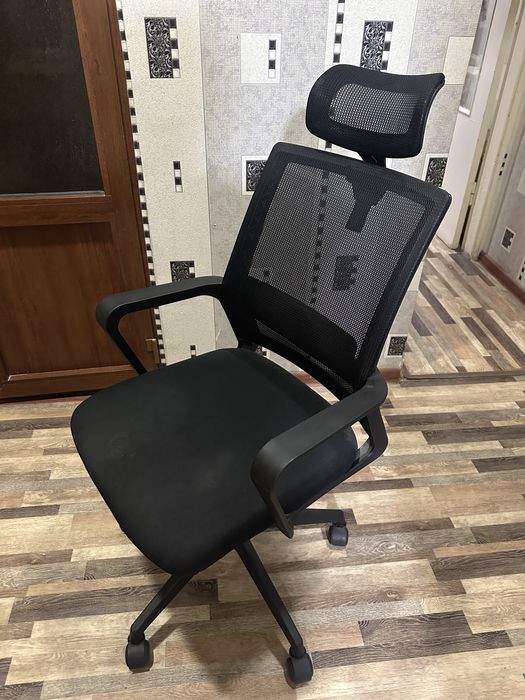 Кресло для офиса и кресло мягкое