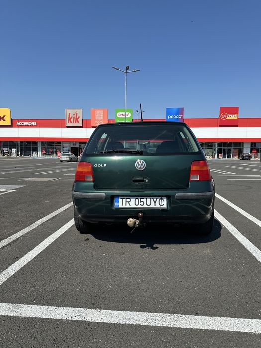 Se vinde VW Golf 4 benzina 1.4 16 V