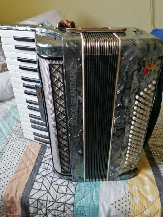 Акордеон Royal Standard