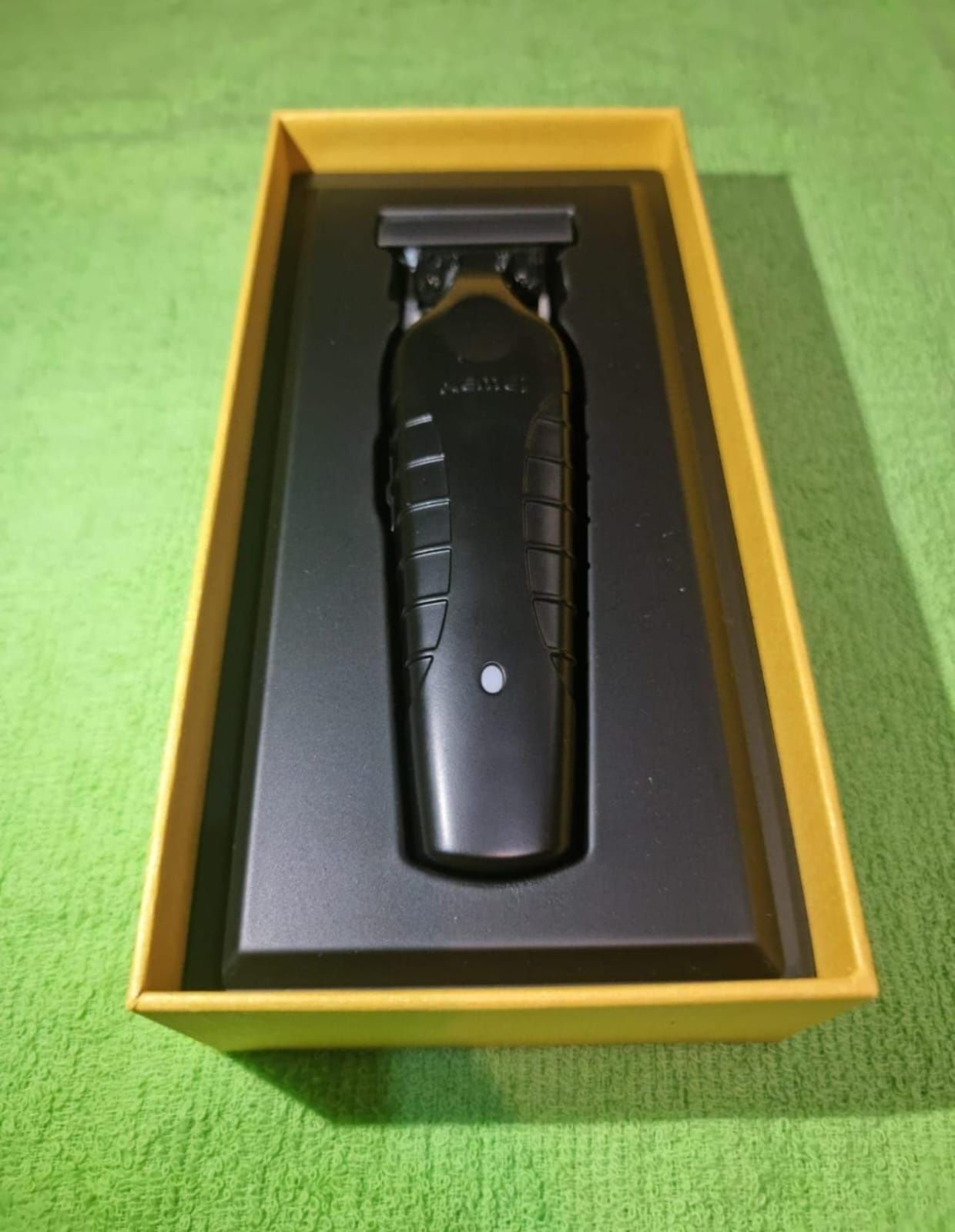 Masina Kemei 2299,0mm,profesionala de contur si barba