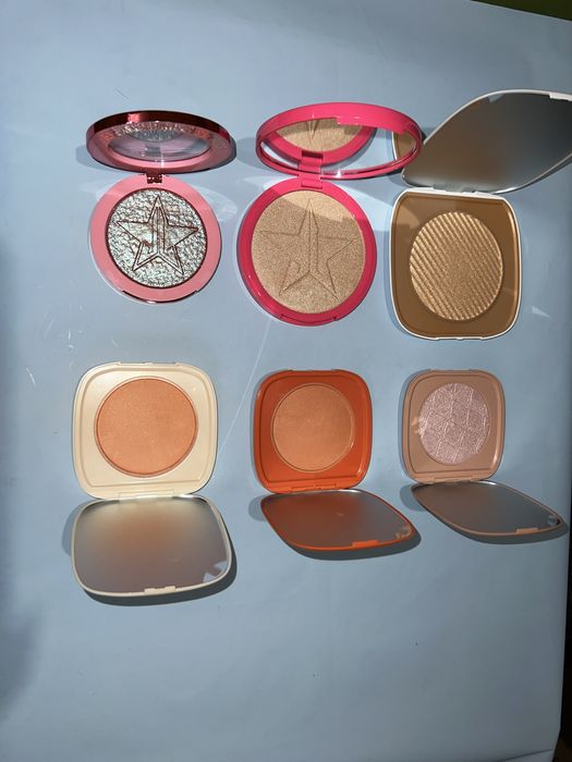 *обновена* Палитри Revolution,Morphe,BH,Essence,Sephora,Jeffree и др.