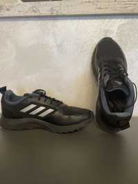 Adidas обувки