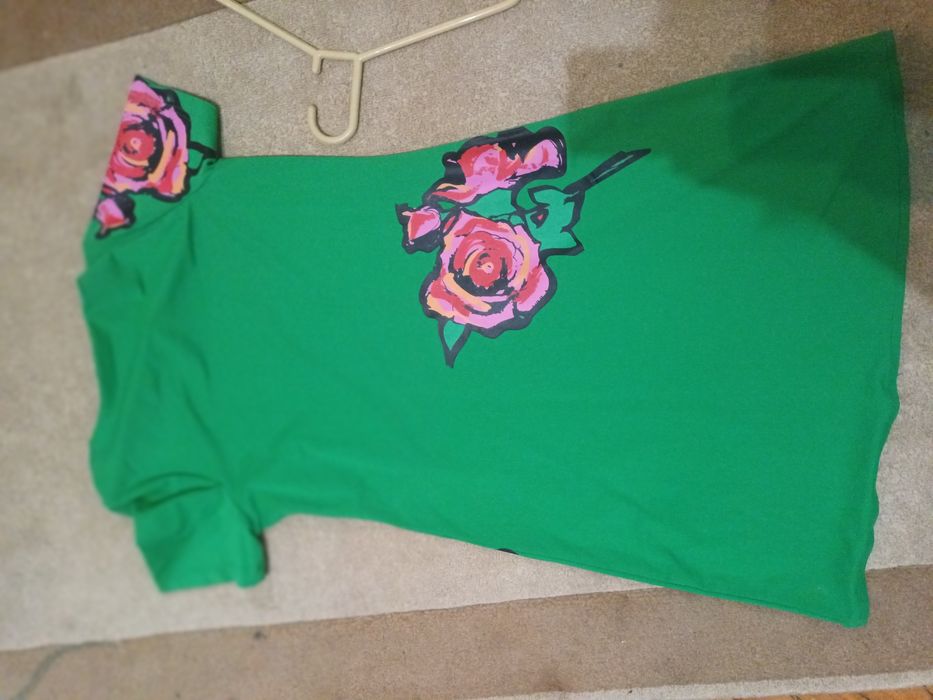 Поодам платье на девушку