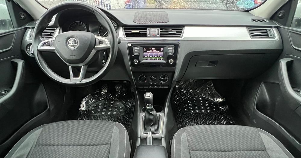 Vand Skoda Rapid diesel * LED * 2016 impecabila - 2 chei - urgent