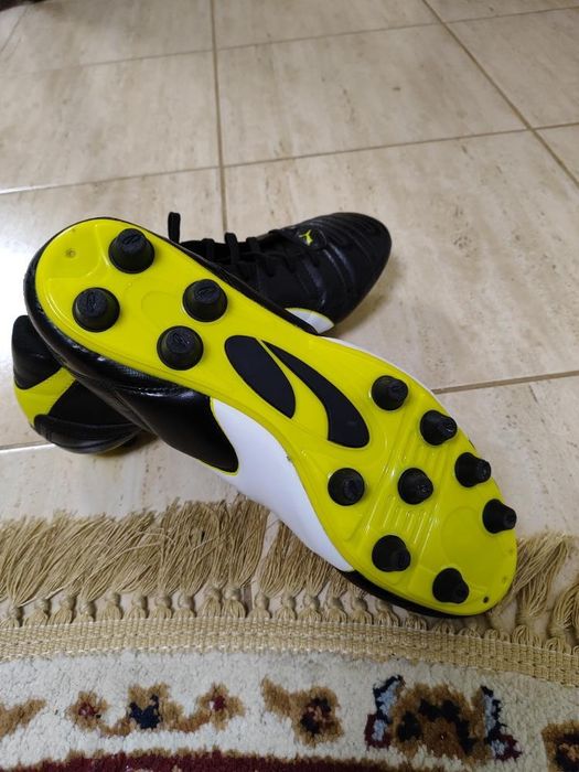 Ghete de fotbal puma