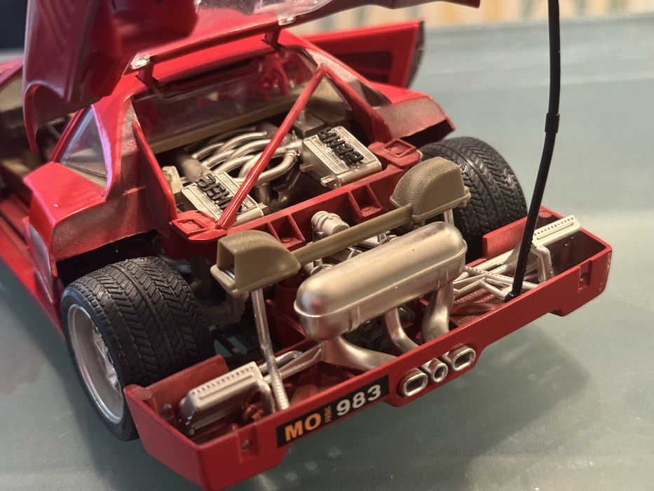 Macheta Ferrari F40 1:18