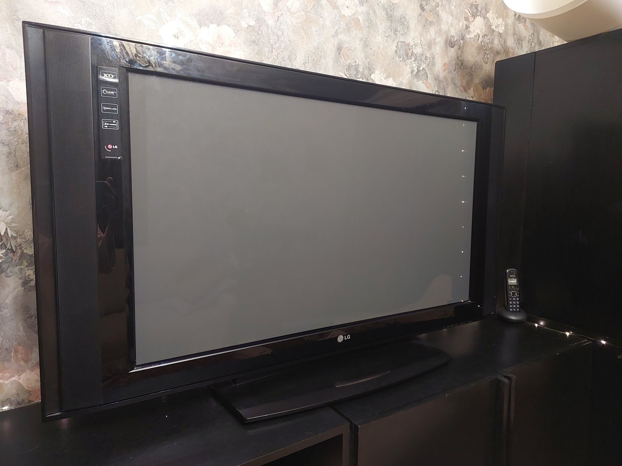 Большой телевизор LG 42PC7RV-TA Plasma TV