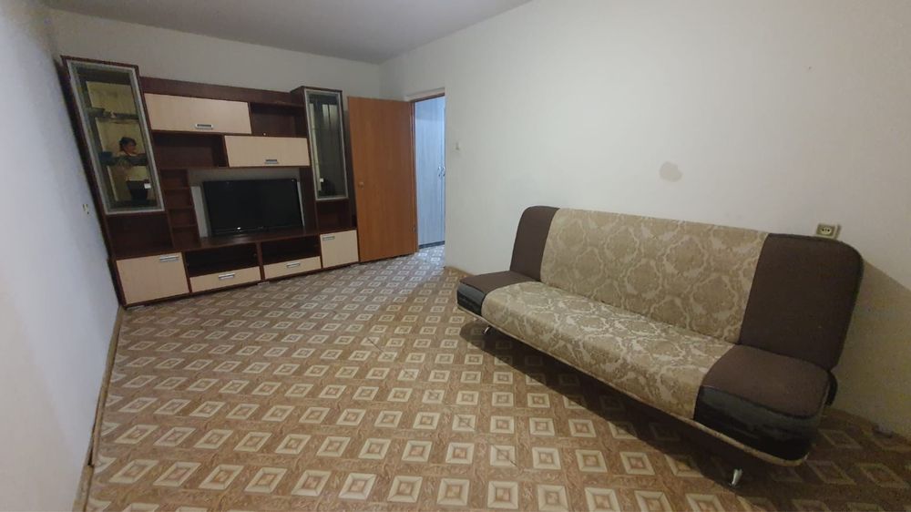 Сдам двух комн квартиру в г.Аксу. 80 тыс без ком услуги
