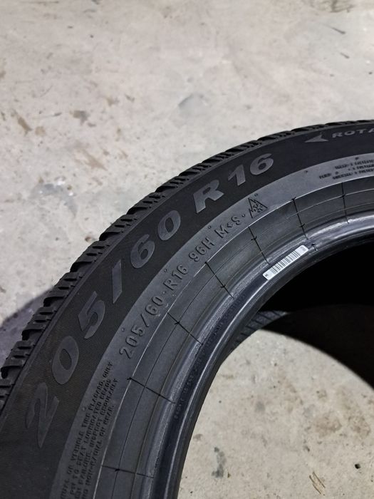 2 anvelope iarnă 205 60 r16 Pirelli