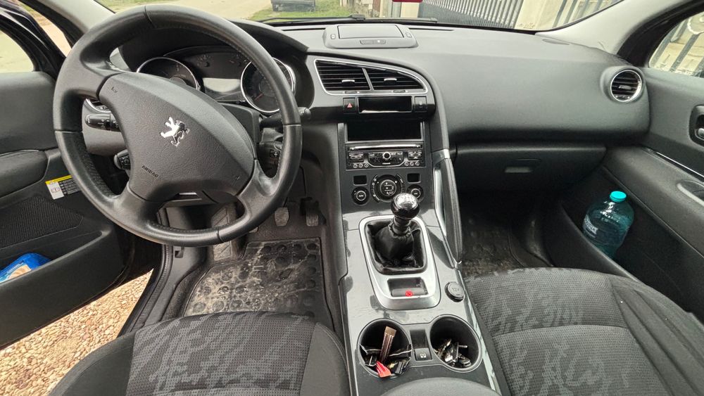Vând Peugeot 3008