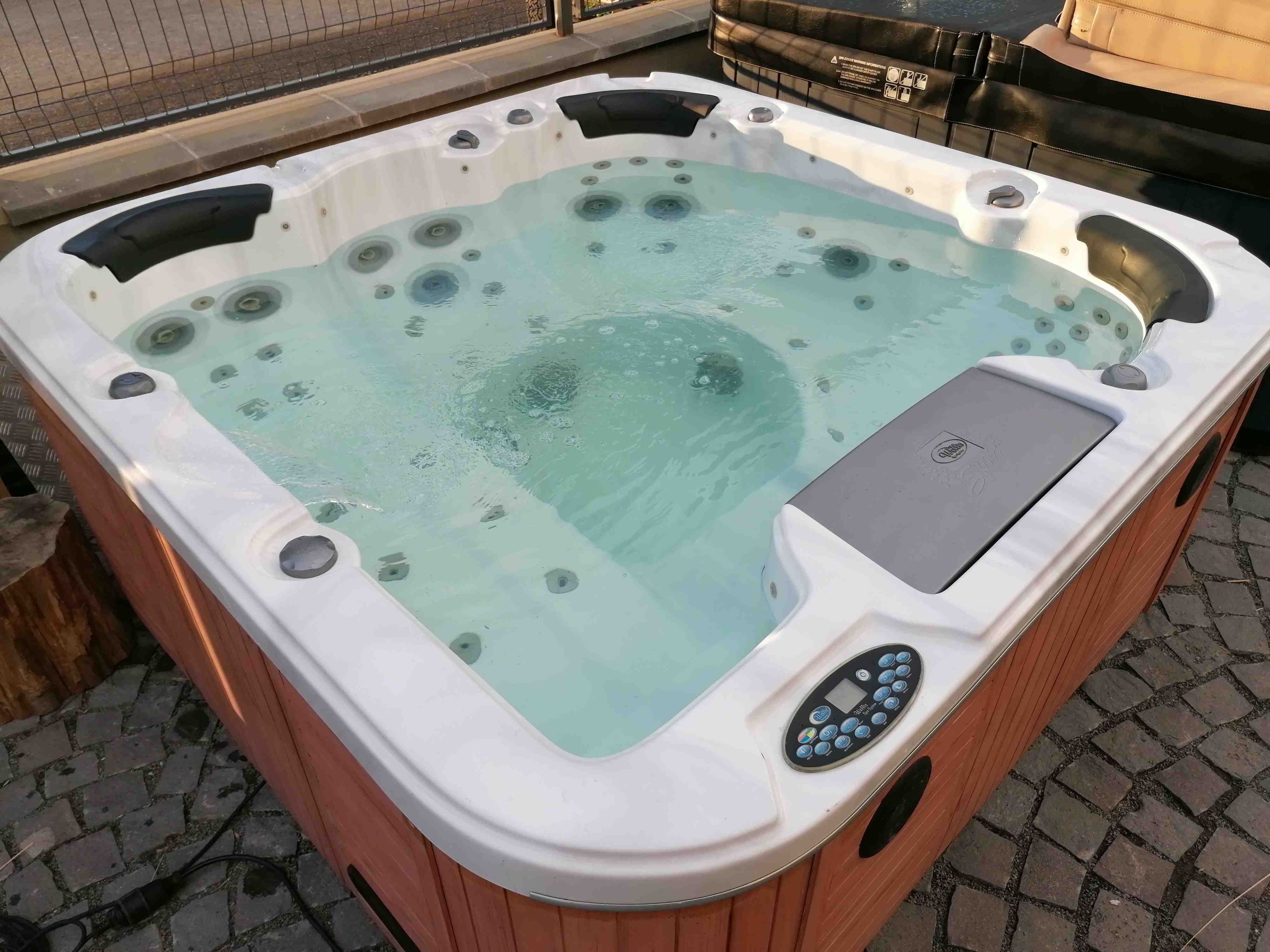 Jacuzzi second hand in stare foarte buna