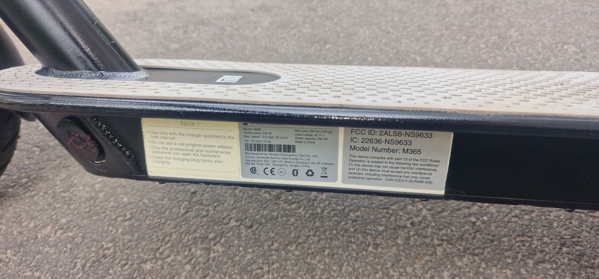 Продам электросамокат Xiaomi Mijia M365.