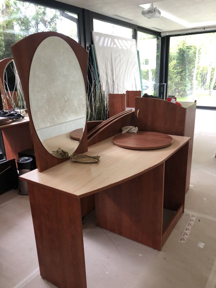 Masa de toaleta din pal cu oglinda