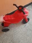 Motor plastic roșu
