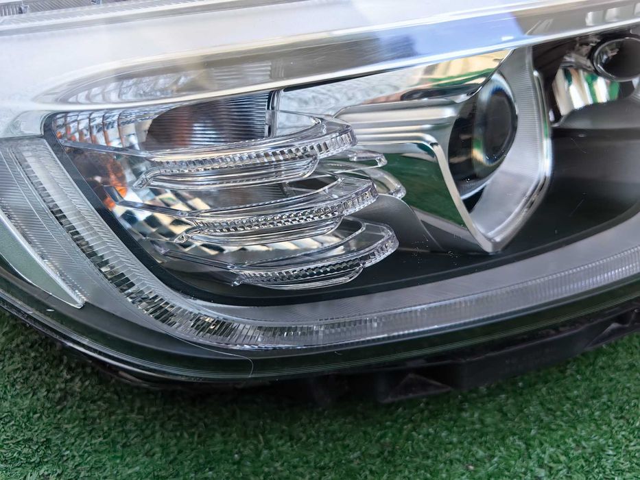 Фар за Kia Stonic / Фар за Кия Стоник